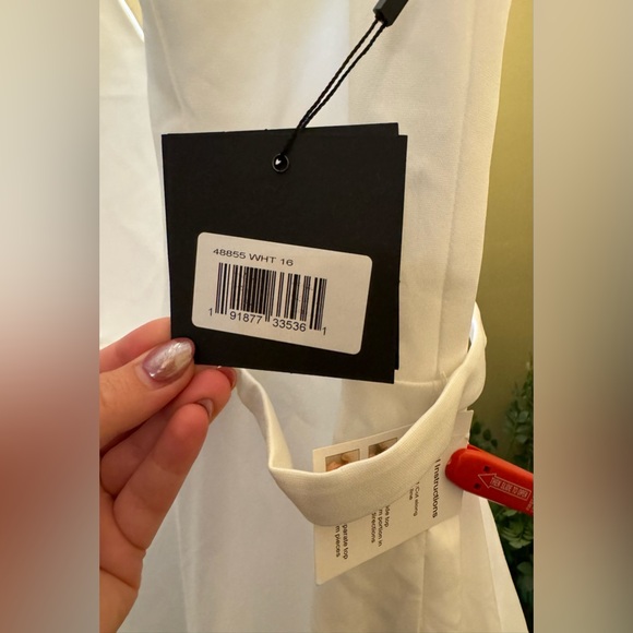 Gorgeous NEW Mac Duggal A-line v-neck ballgown - Picture 7 of 10